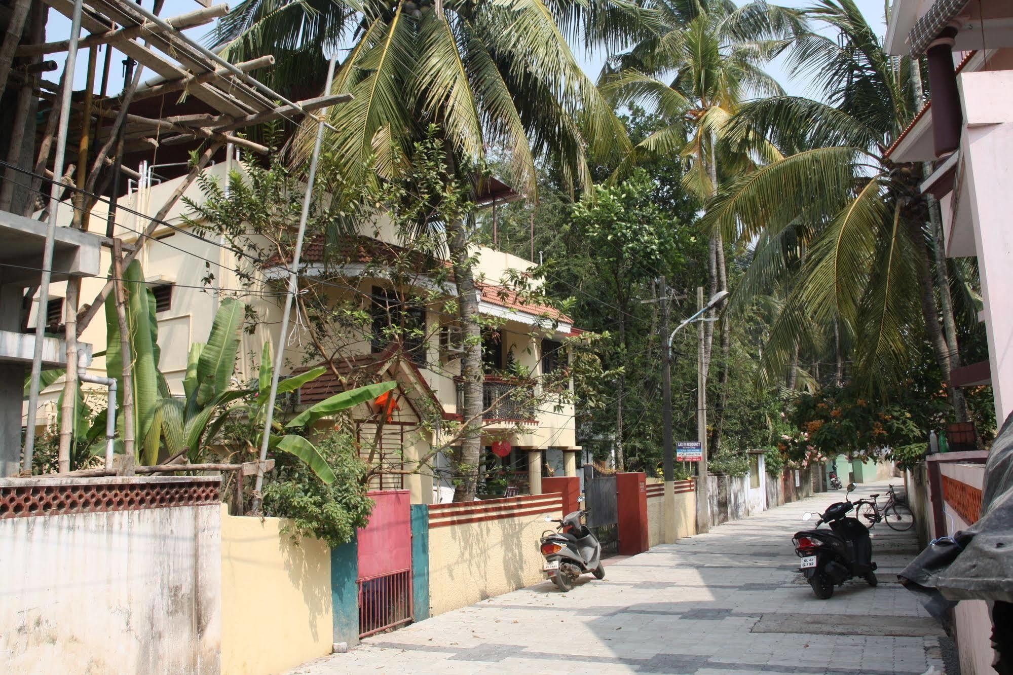 拉扎尔居住民宿 Kochi 外观 照片